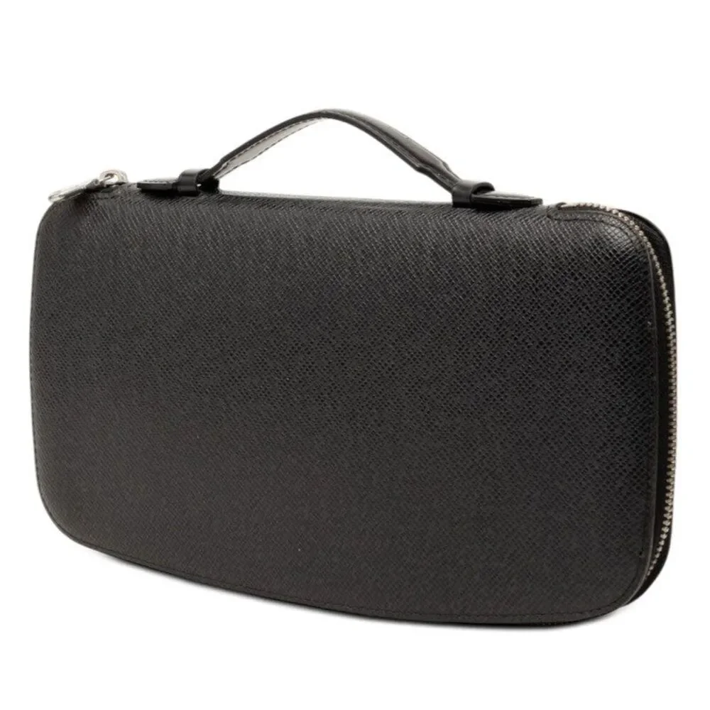Louis Vuitton Taiga Zippy Long Wallet